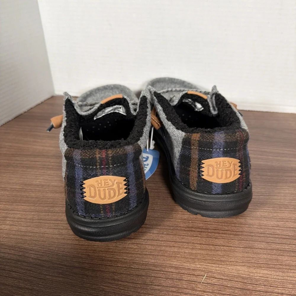 Hey Dude‎ Wally Cozy Plaid Shoes Smoke Grey Size Men's 9 44341-1VY
